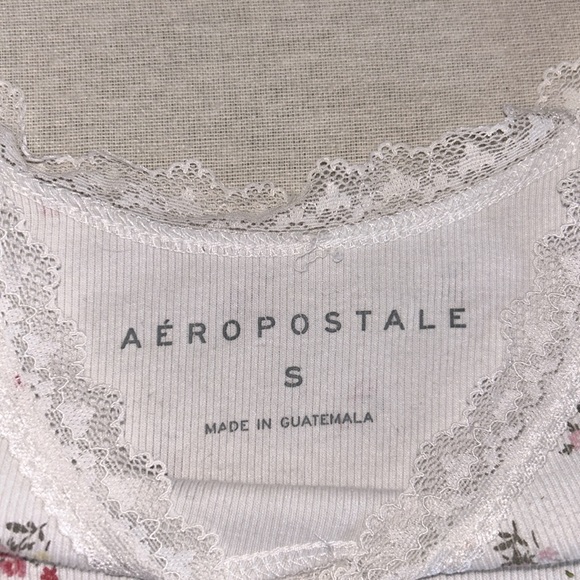 Aeropastle Lace Floral Crop Top - Picture 3 of 3